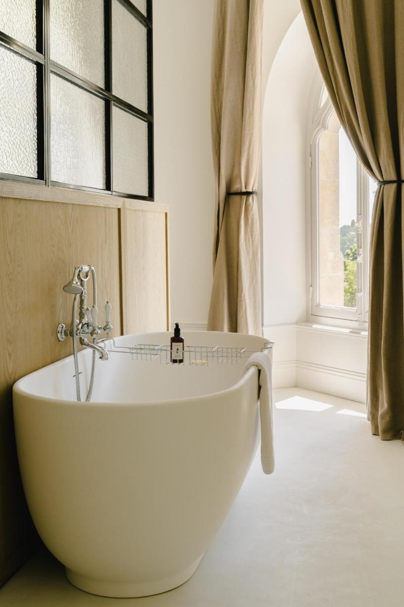 Salle de bains dans l'établissement Les Hauts de Sancerre