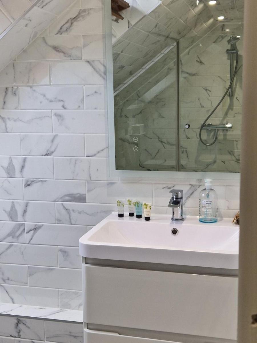 The Dormy House Hotel - Housity