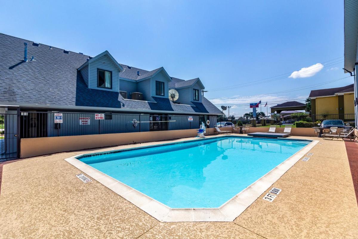Motel 6-Alvin, TX - Housity