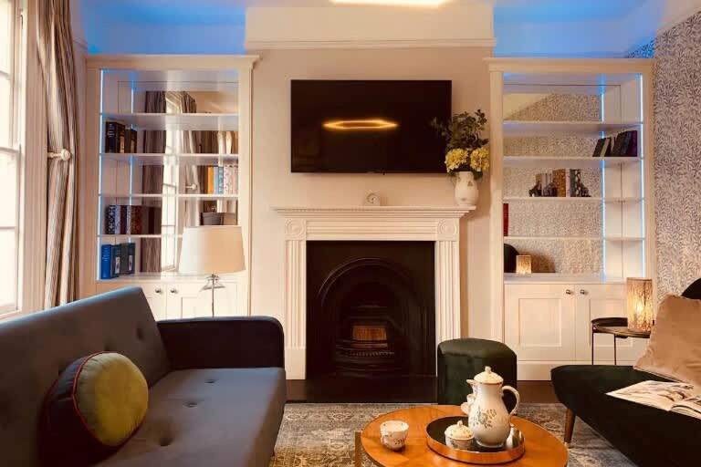 The Midsummer Common - Modern & Spacious 2BDR House with Garden - Housity