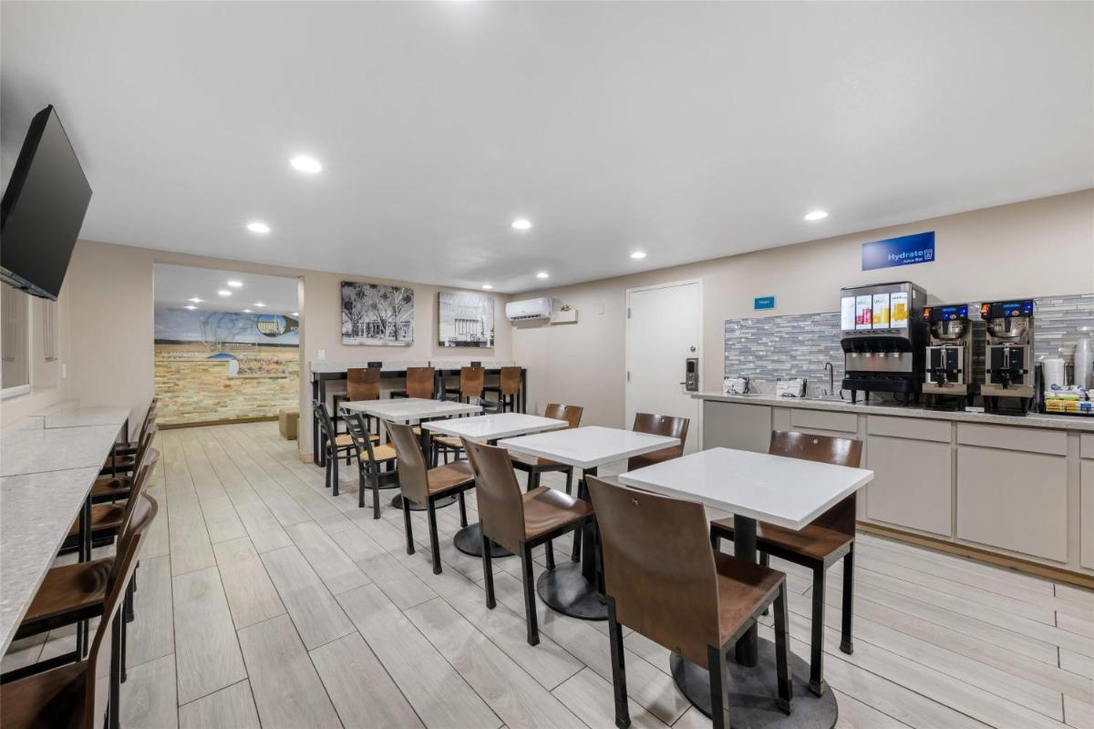 Best Western El Rancho Palacio - Housity
