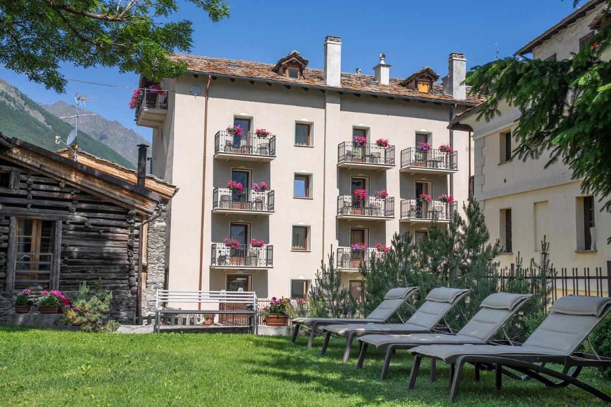 Hotel Du Grand Paradis - 1899 Auberge Boutique - Housity