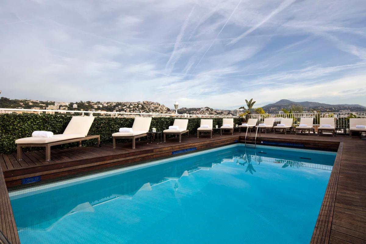 Piscine de l'établissement Splendid Hotel & Spa Nice ou située à proximité