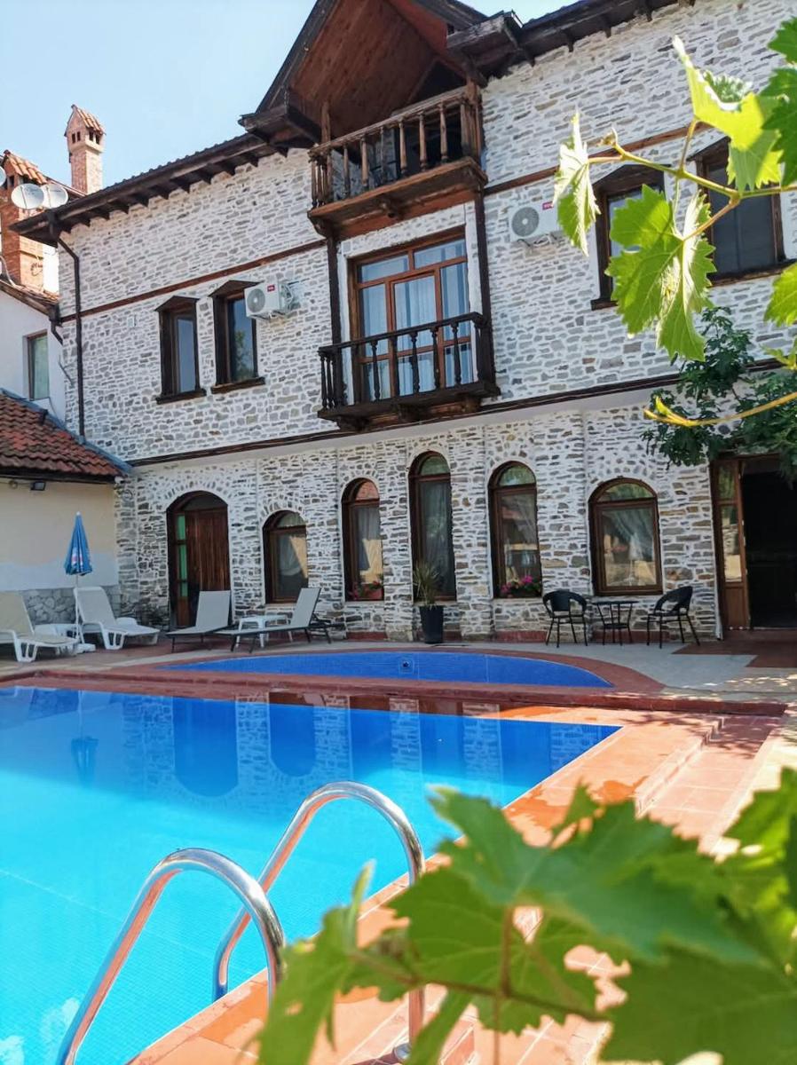 Парк - Хотел Макензен - Housity