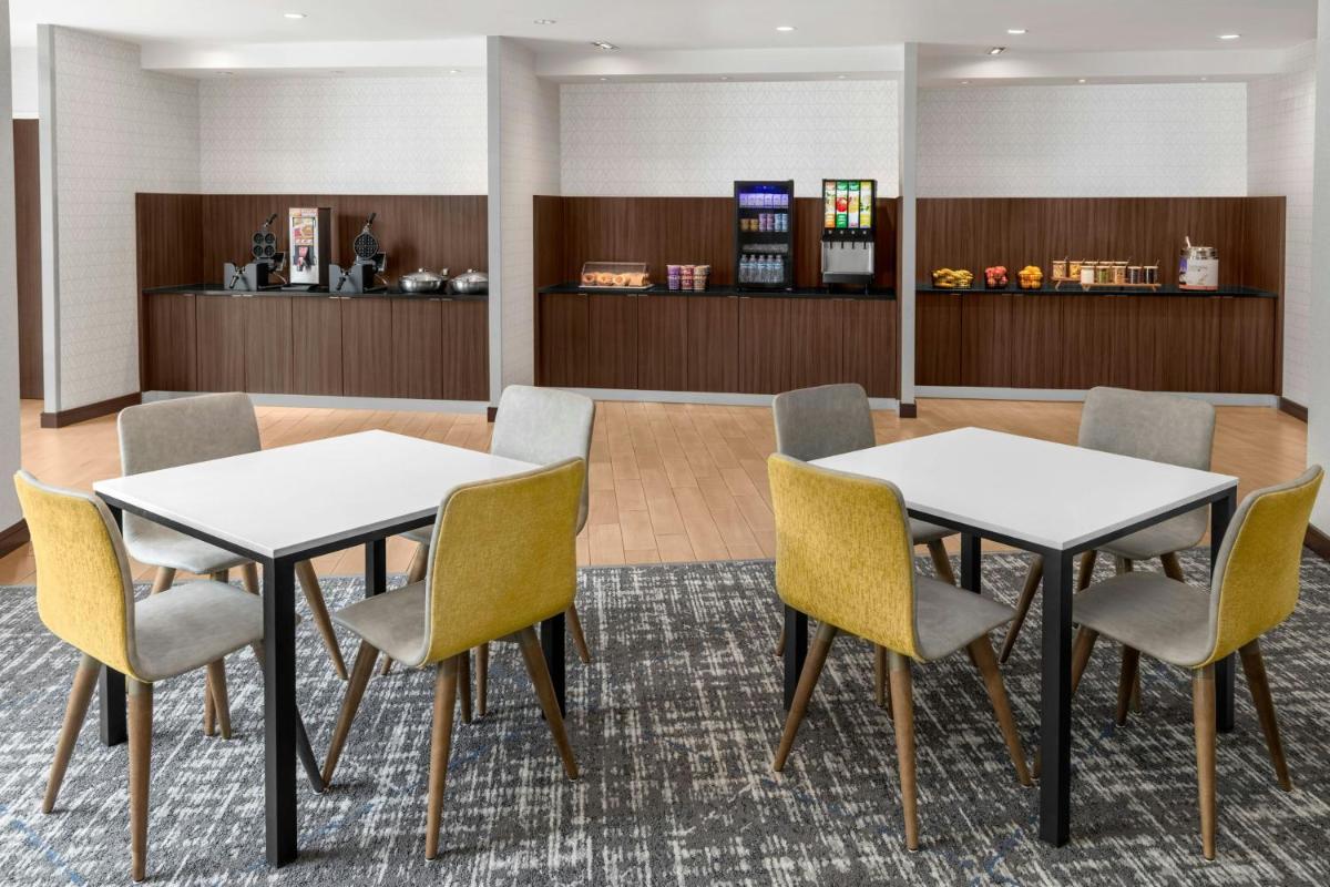 Fairfield Inn and Suites by Marriott Calhoun - Housity
