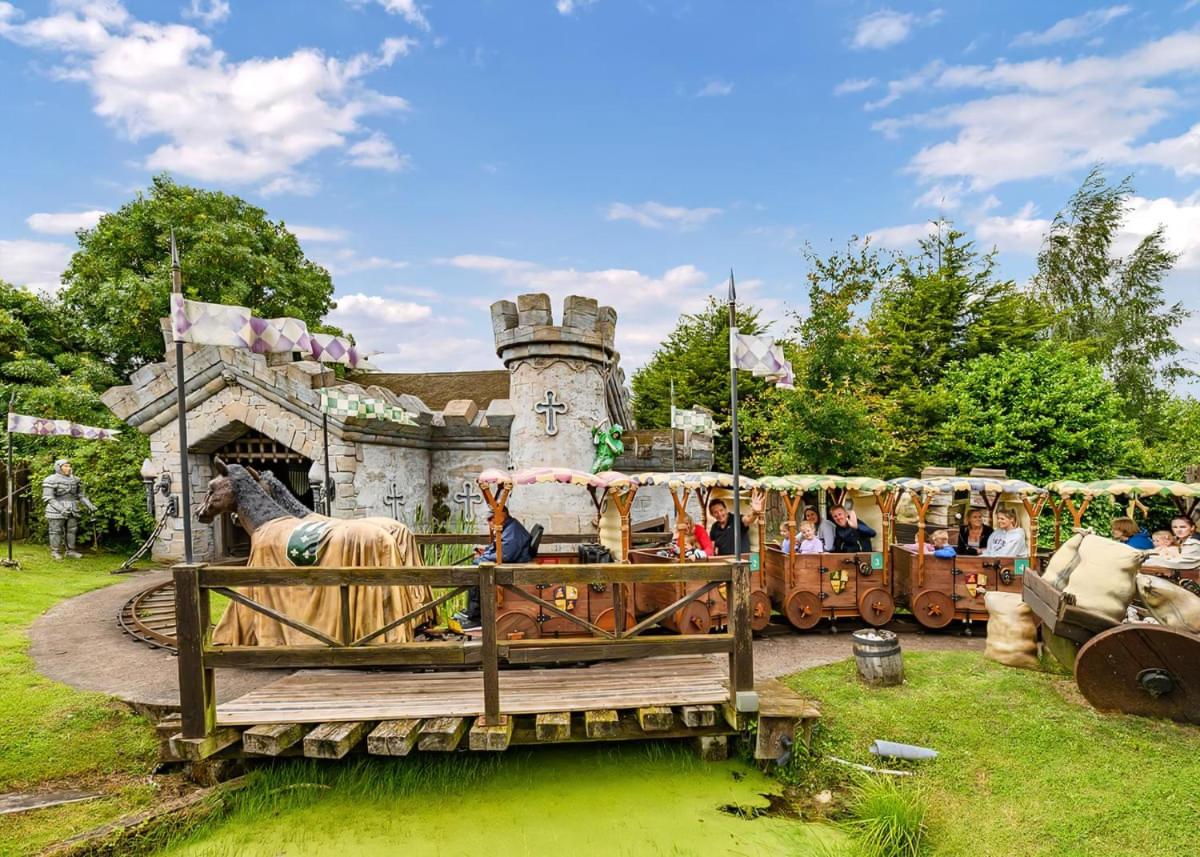 Wild Acre Village At Sundown Adventureland - Housity