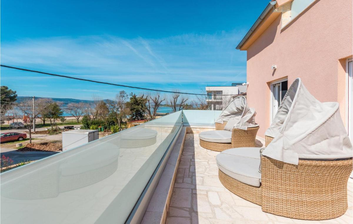 Awesome Home In Turanj With Sauna - Housity