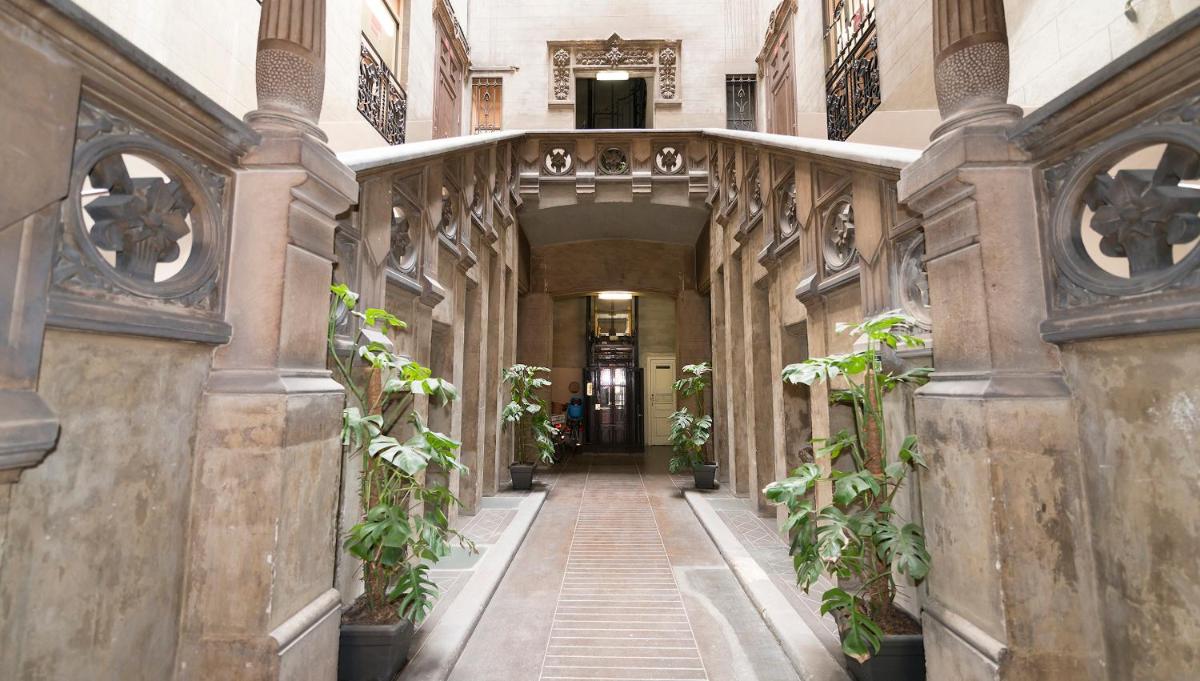 Hostal Girona - Housity