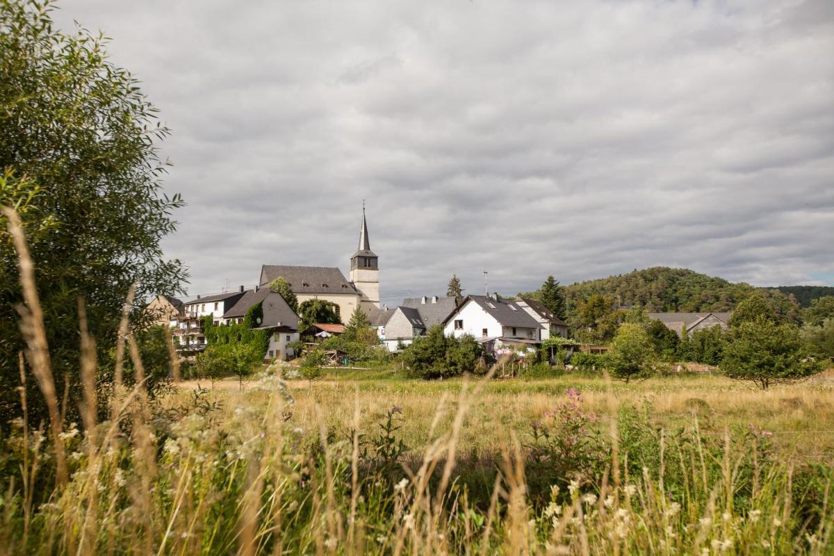 Zur Dorfschänke - Housity