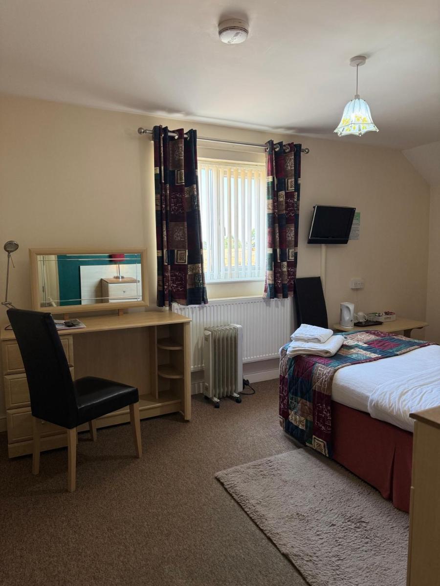 Hawk House - Housity