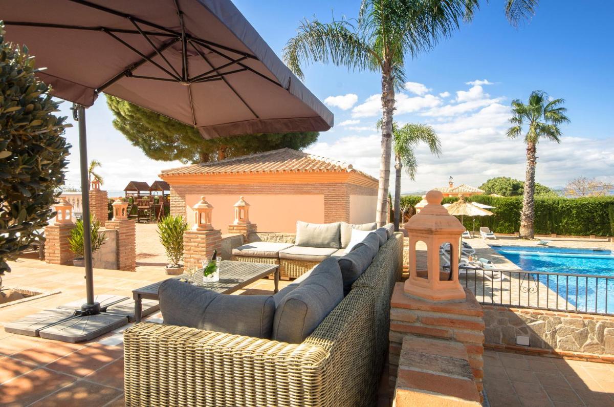 Villa Conmigo Bed & Breakfast - Housity