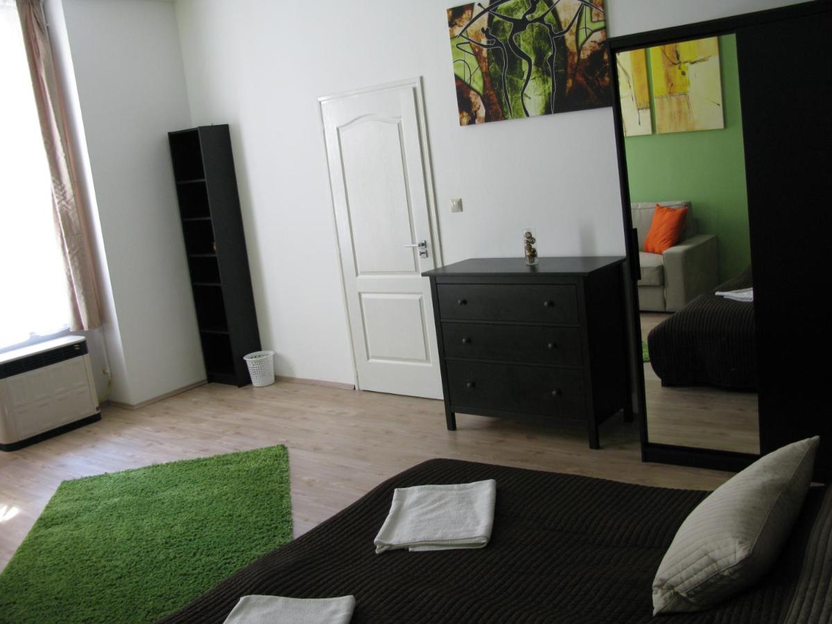 Rumbach Holiday - Housity
