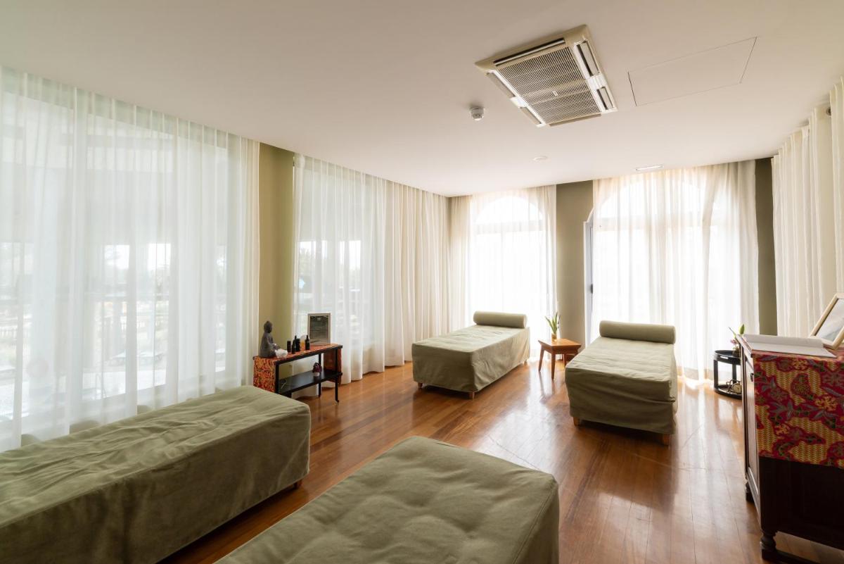 Uma área de estar em Pestana Porto Santo Premium All Inclusive Beach & SPA Resort