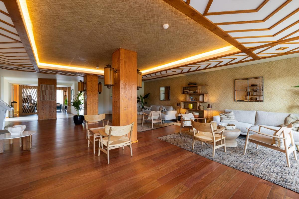 Uma área de estar em Pestana Porto Santo Premium All Inclusive Beach & SPA Resort