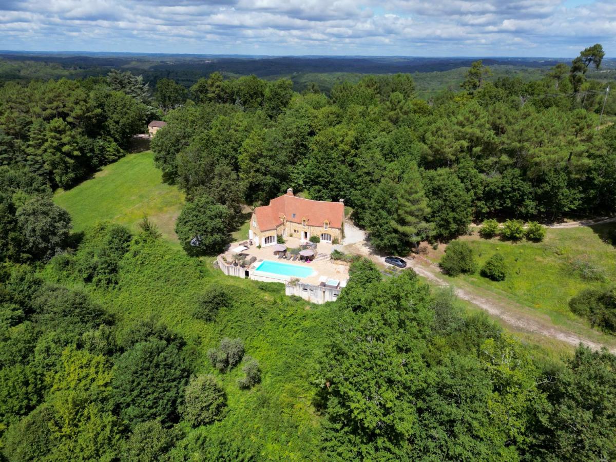 Luxury Chateau w. pool & hot tub in Dordogne - Housity