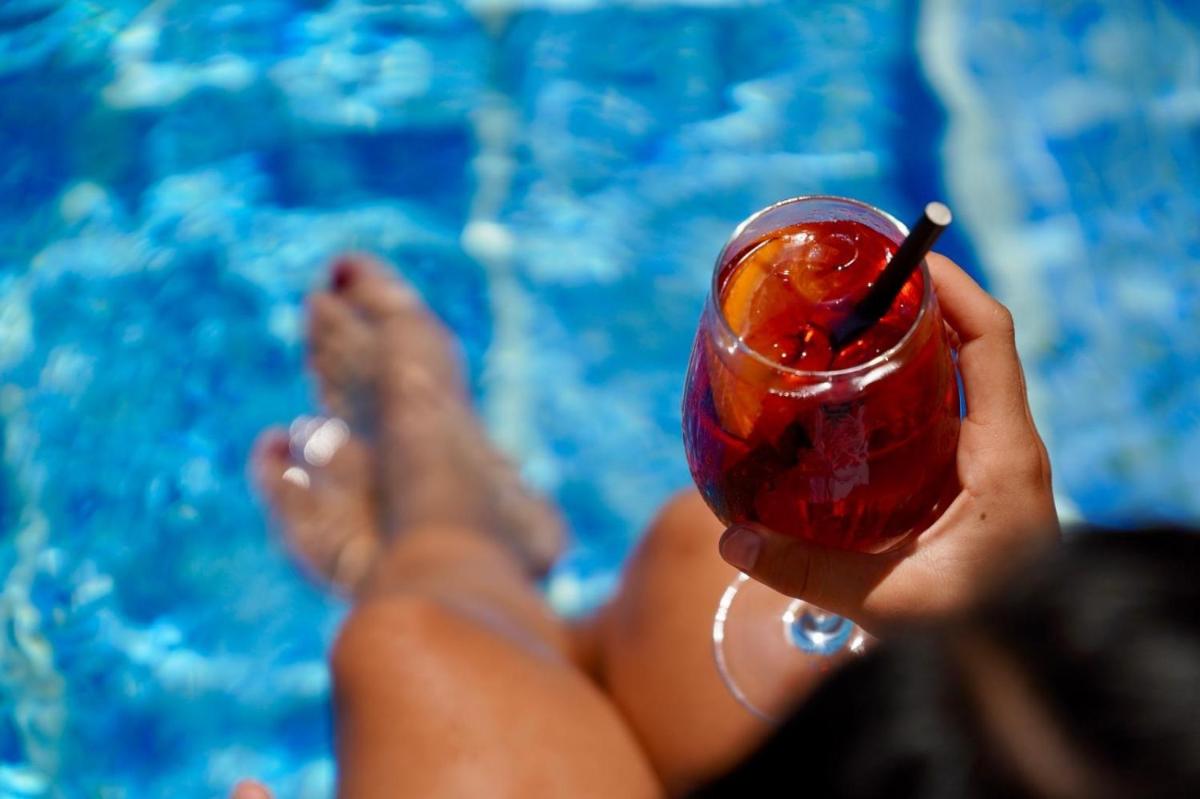 Bebidas en Aparthotel Los Girasoles
