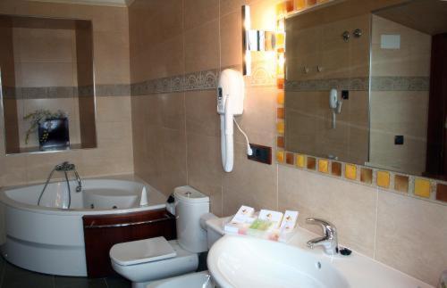 Un baño de Hotel Palacio de la Magdalena