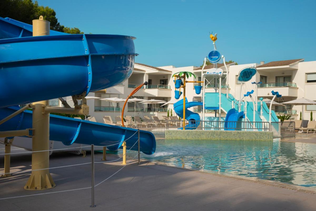Piscina en o cerca de Iberostar Selection Playa de Muro Village