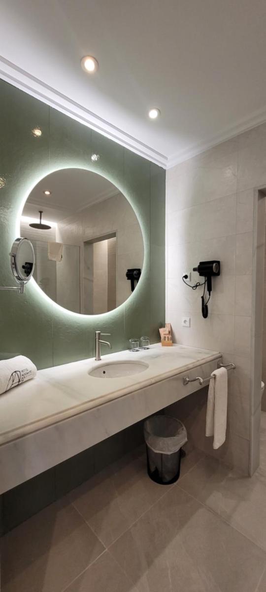 Un baño de Hotel Alicante Golf