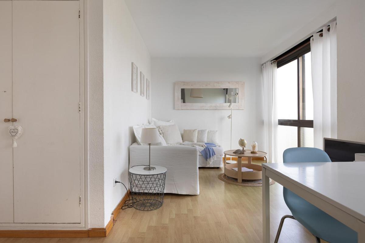 LETS HOLIDAYS Bright Apartment In Gava Mar - Housity
