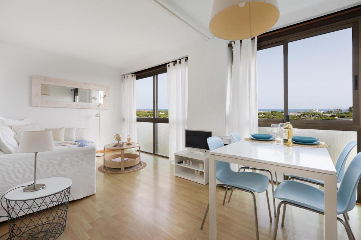 LETS HOLIDAYS Bright Apartment In Gava Mar - Housity