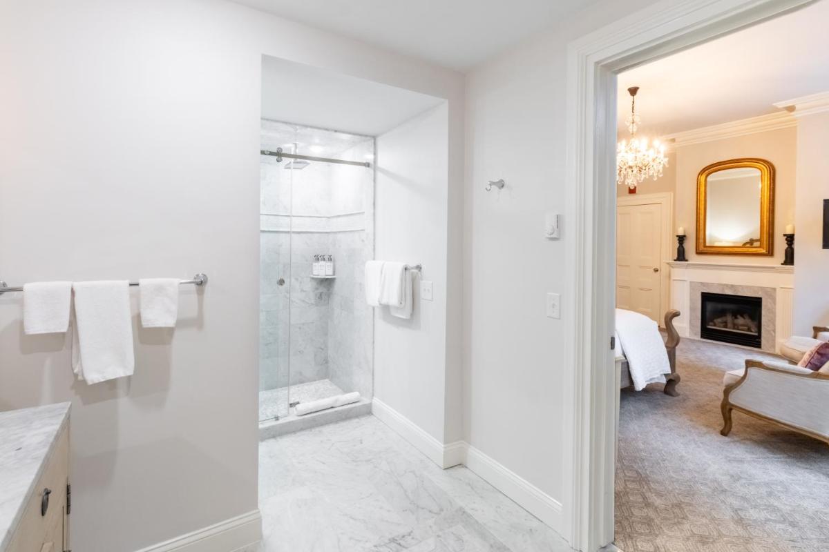 Serenity Inn Newport - Housity
