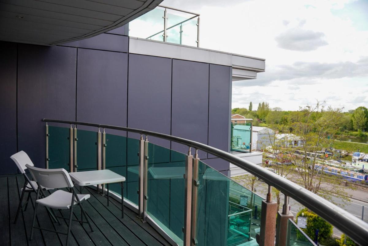 Crowne Plaza London - Kingston by IHG - Housity