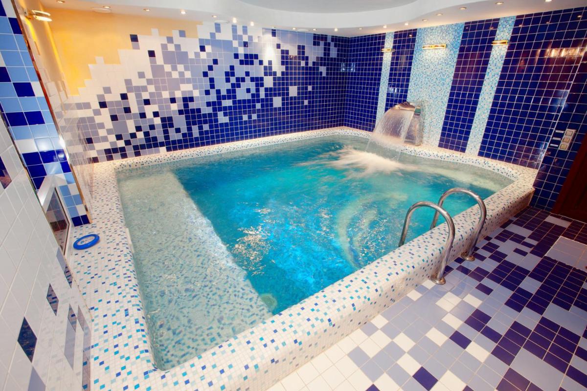 AMAKS Premier Hotel - Housity