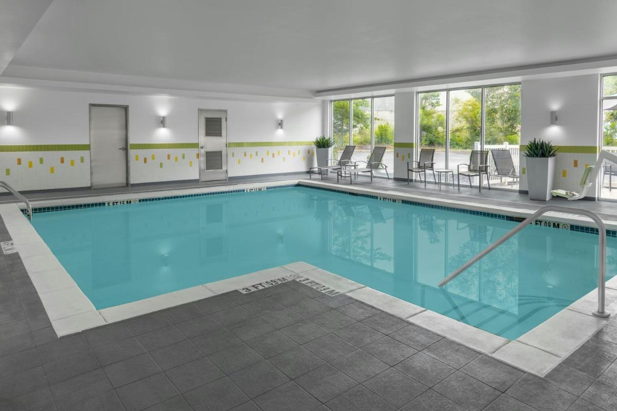 Fairfield Inn and Suites by Marriott Calhoun - Housity