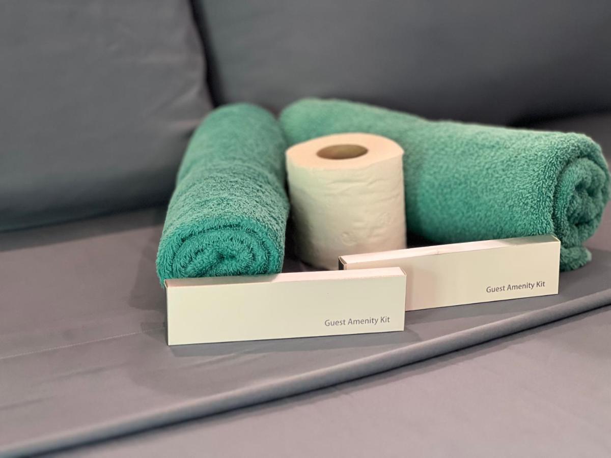 L Cafe Restobar & Lyn's Guest House - Housity