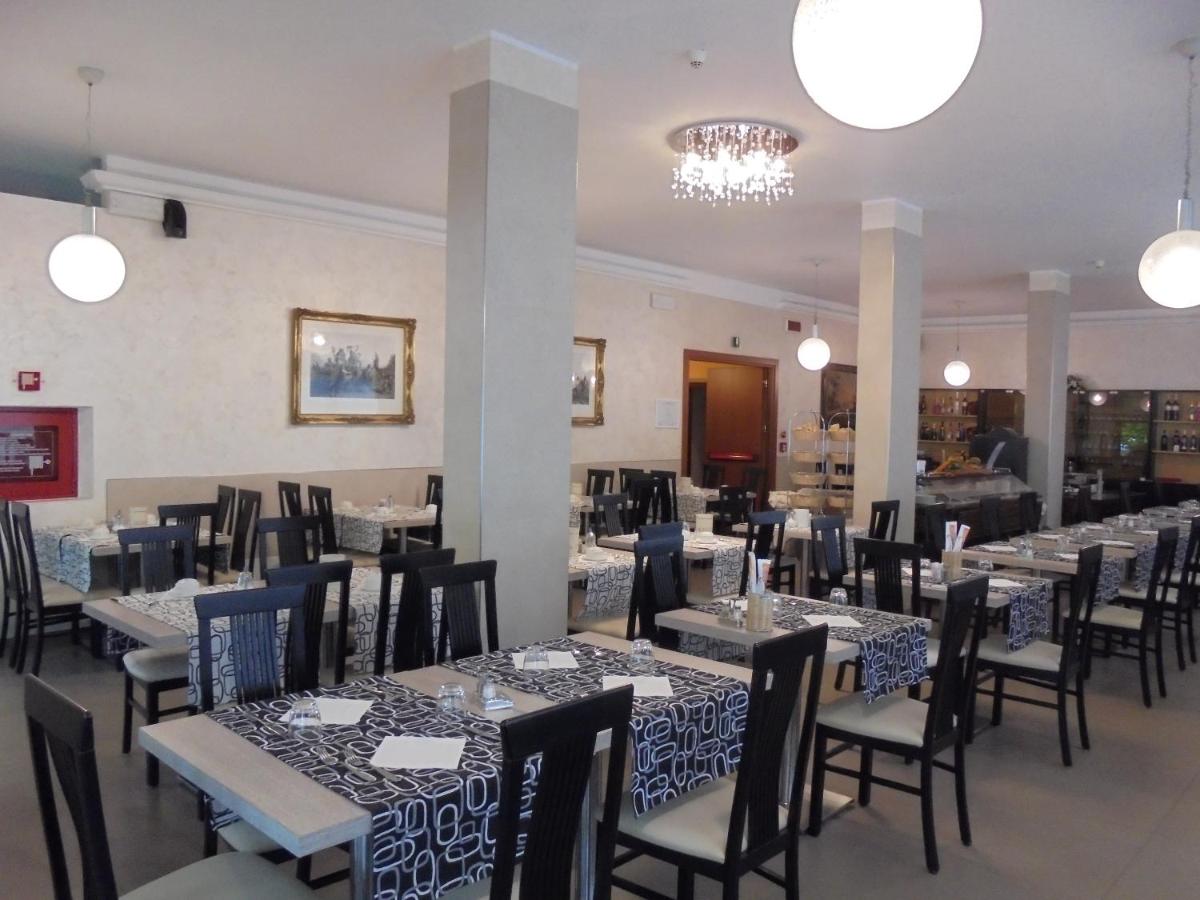 Hotel Nevada - Housity