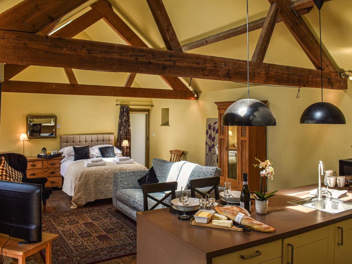 The Byre - Housity
