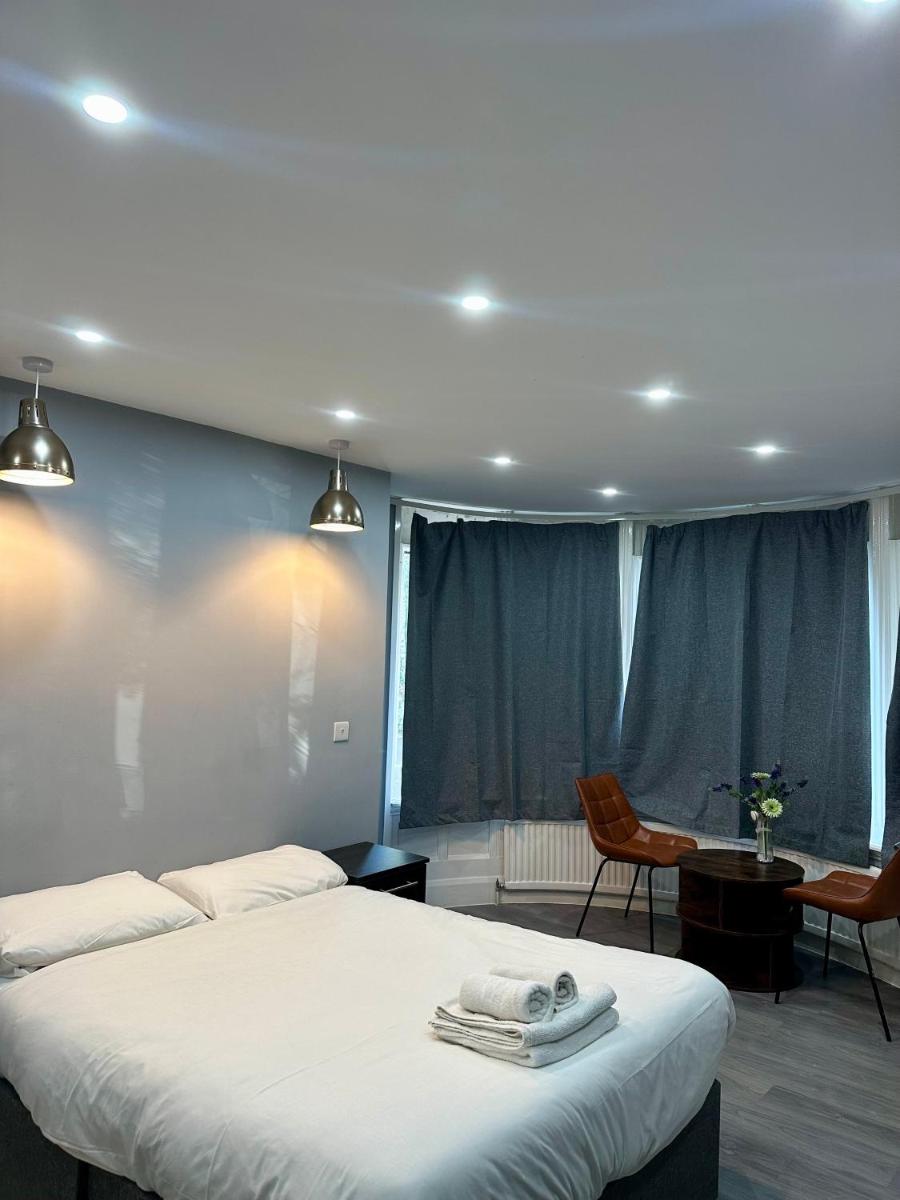 Croft Hotel - Housity