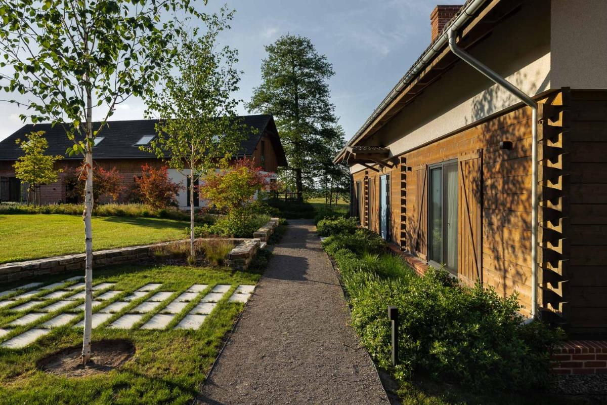 Siedlisko Dańce 91 - Housity