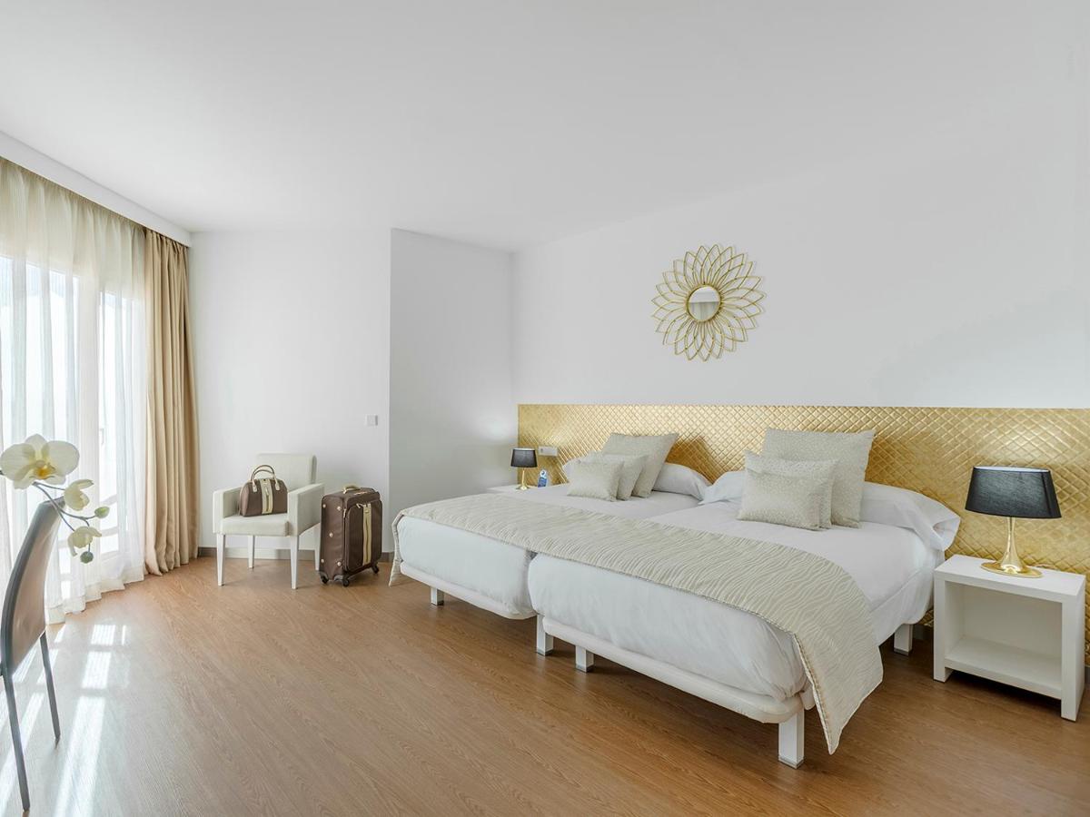 Cama o camas de una habitación en Oliva Nova Beach & Golf Hotel