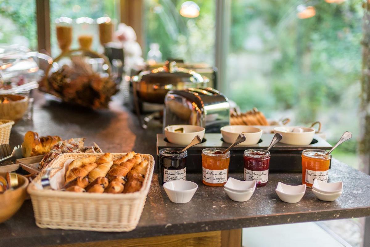 Nourriture dans l'hôtel ou à proximité