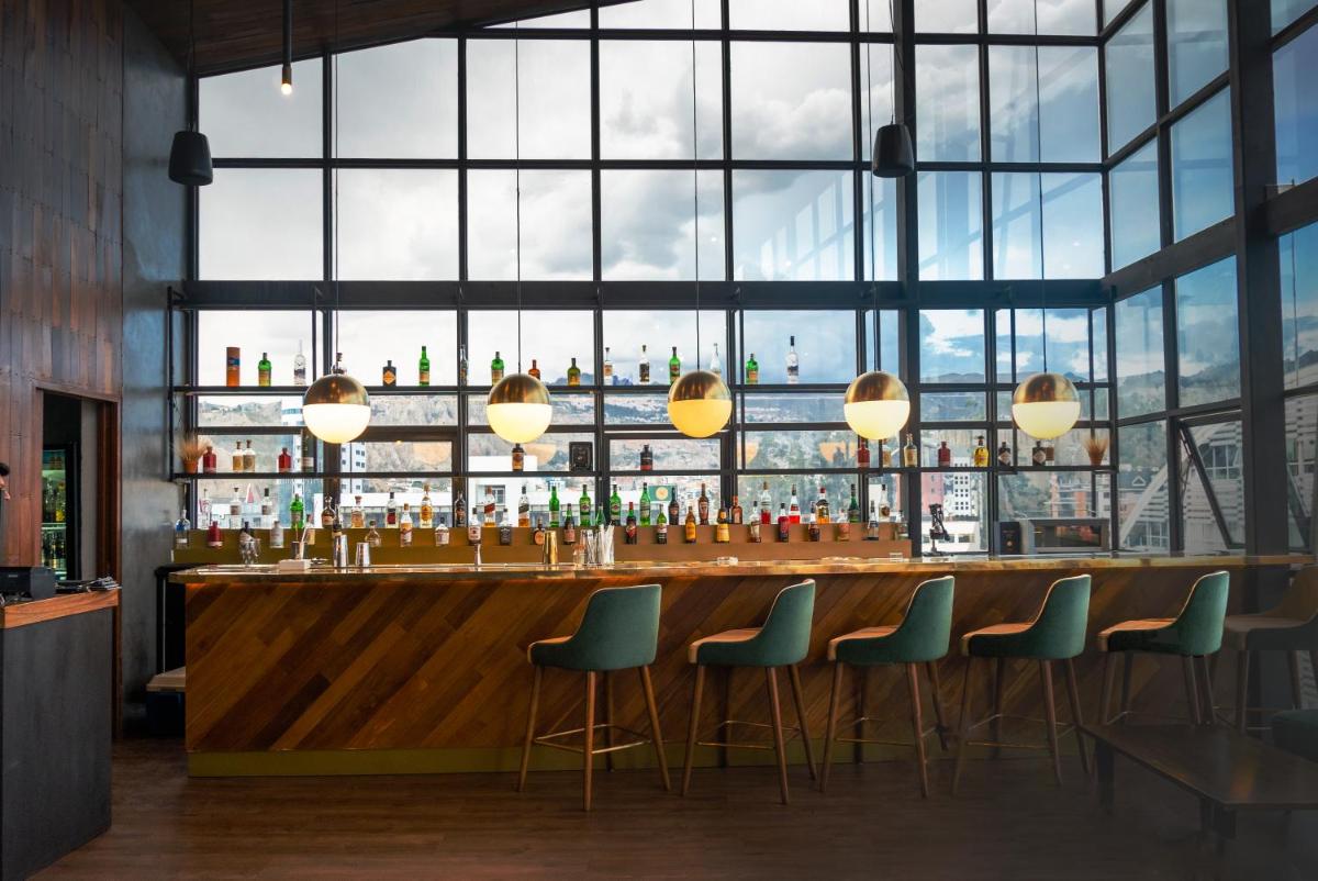 Atix Hotel - Hizvo