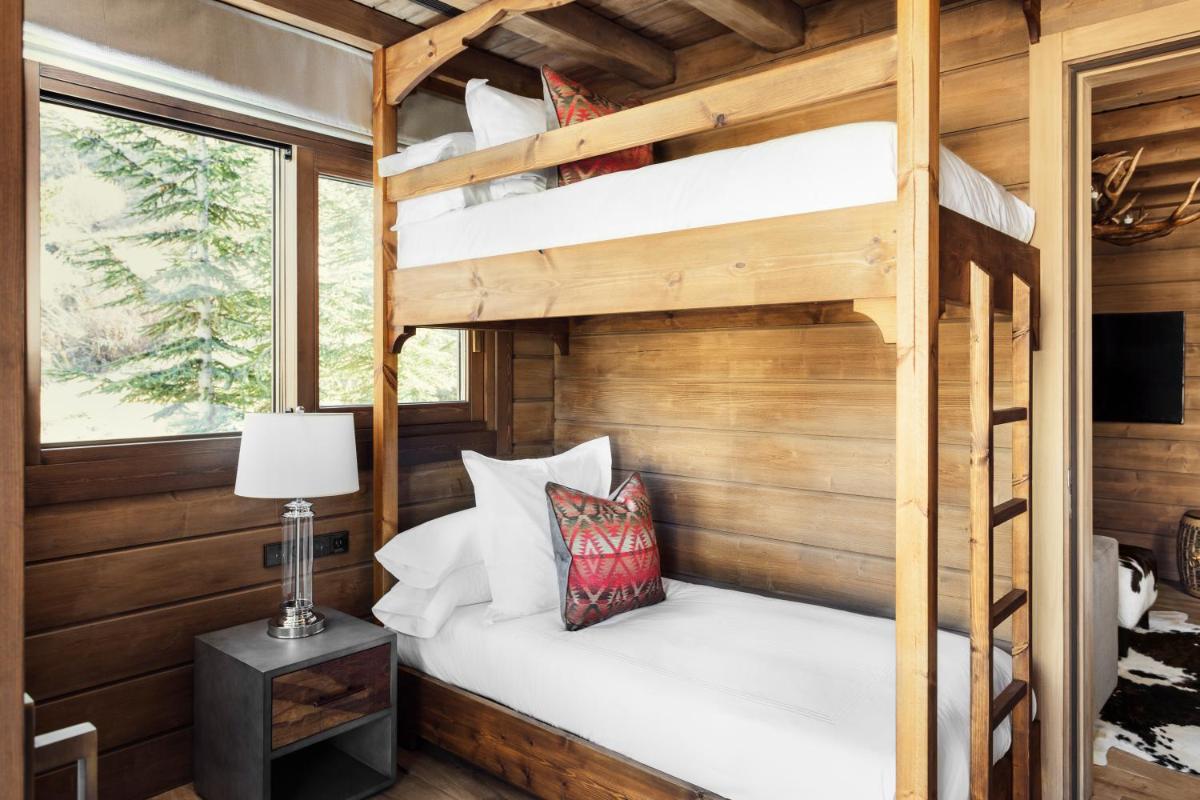 Cama o camas de una habitación en El Lodge, Ski & Spa