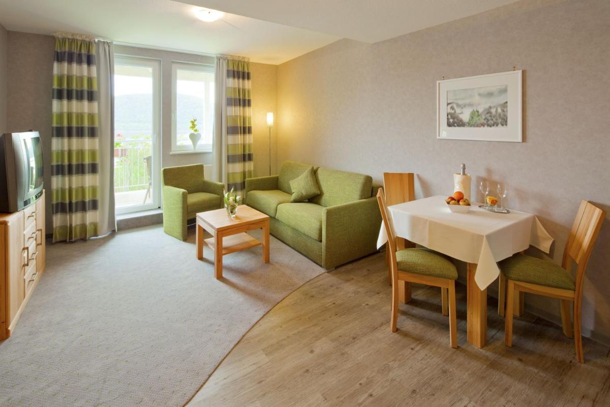 PlusNaturHotel direkt am Ederseeufer Waldhotel Wiesemann und Ferienapartments - Housity