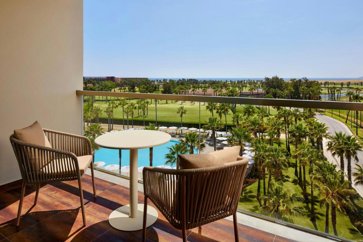 A piscina em ou perto de Algarve Marriott Salgados Golf Resort & Spa