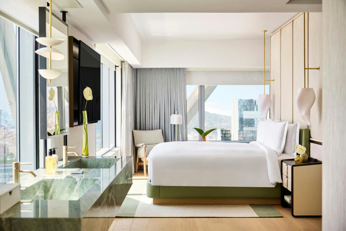 Cama o camas de una habitación en Hotel Arts Barcelona