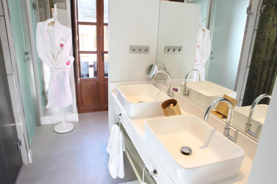 Un baño de Hotel Las Treixas