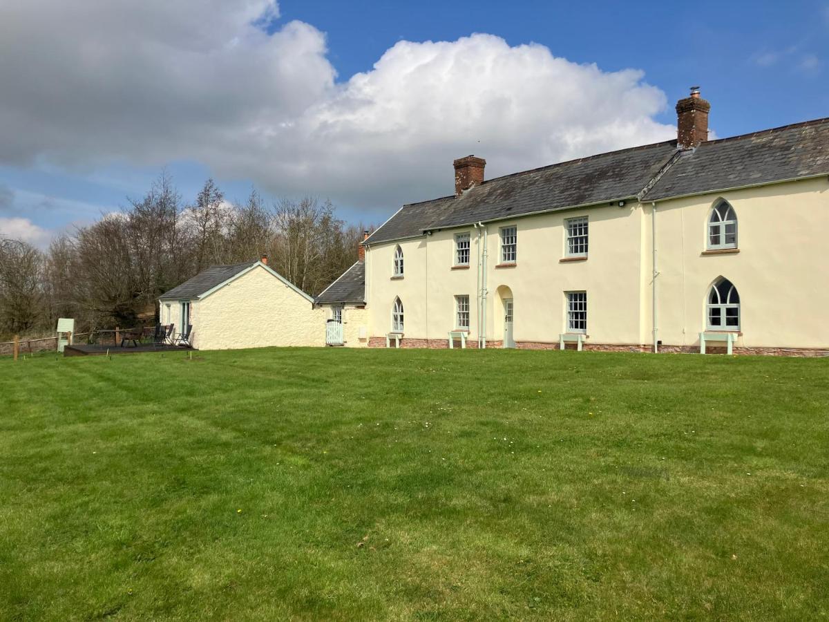 Hillhead Farm Bed and Breakfast - Housity