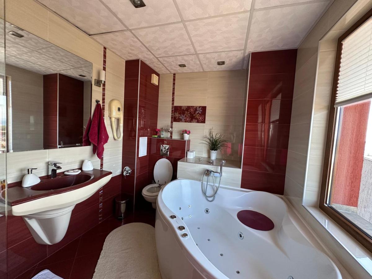 Family Hotel Radiana - Housity