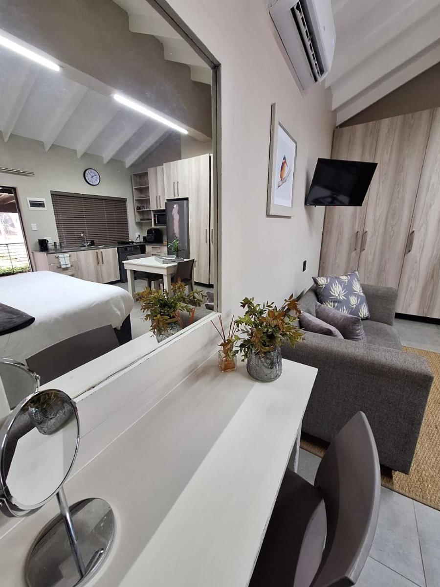 Studio 3 The Studios at Churchill - Hizvo