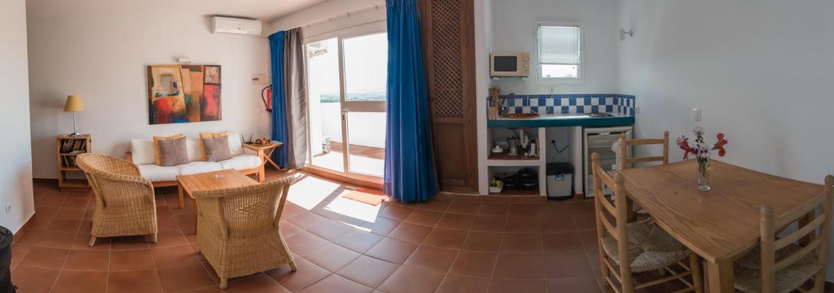 Apartamentos La Galbana con Piscina - Housity