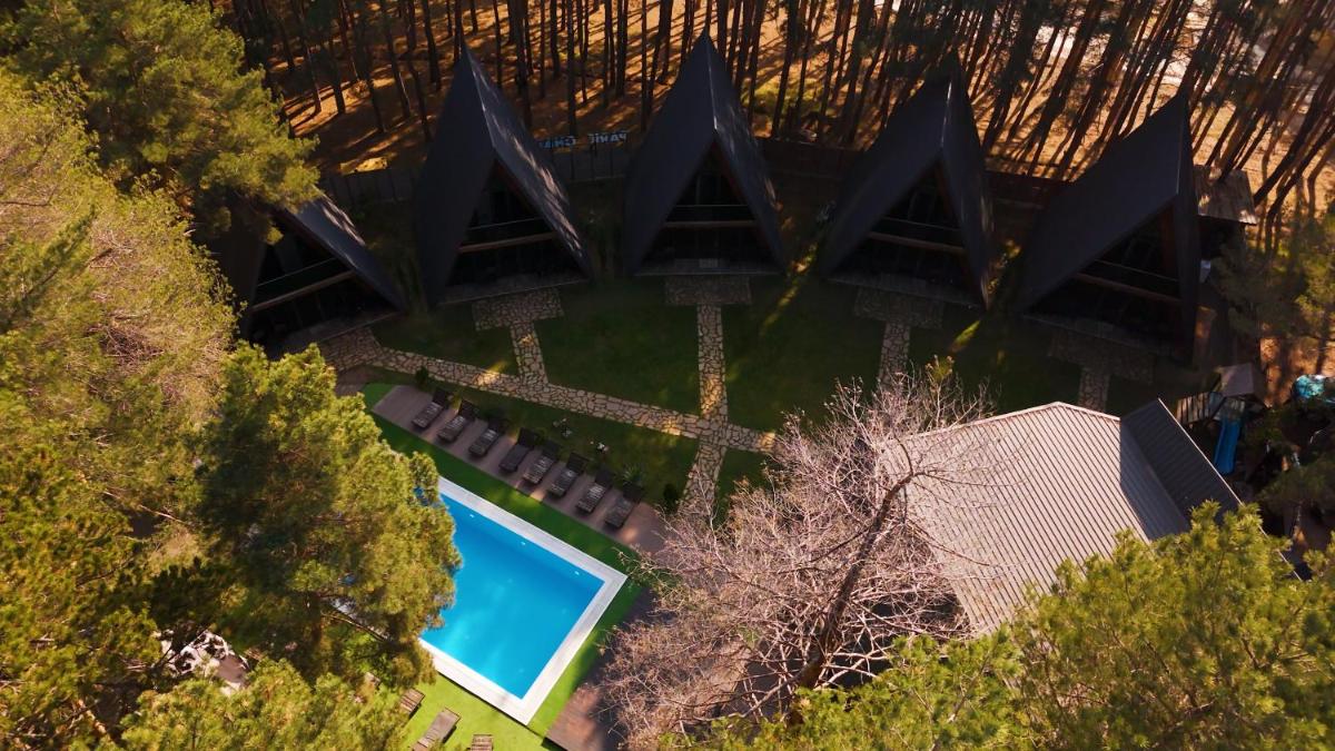 Park Hotel Surami Chalet - Housity