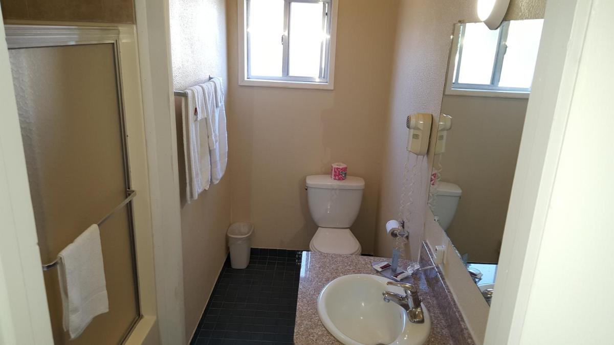 Reedley Inn - Housity