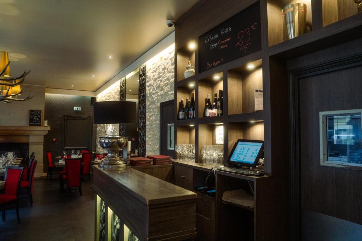 LOGIS -Hotel & Restaurant de la Place - Housity