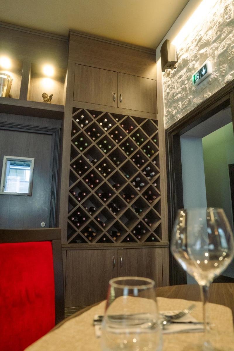 LOGIS -Hotel & Restaurant de la Place - Housity